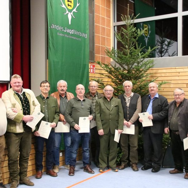 Ehrung von Mitglieder Verdienstnadel LJV in Silber.